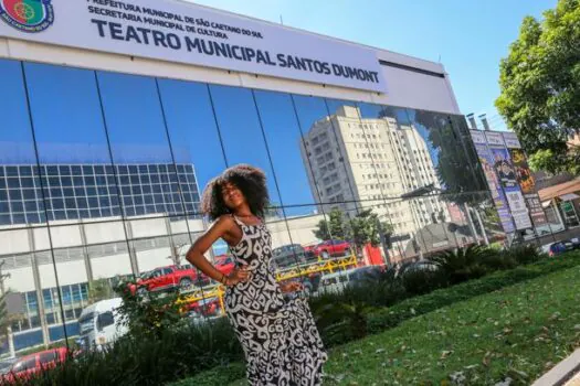 Michelle Vitória lança canção autoral em show solidário no Teatro Santos Dumont