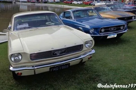 Maior encontro de carros antigos da América Latina homenageia os 60 anos do Mustang