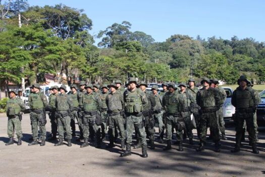 Ajuda humanitária de SP ao RS ganha reforço de 46 policiais da Polícia Ambiental