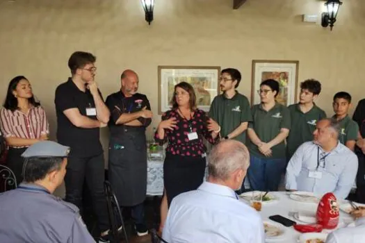 Orquestra Locomotiva participa do almoço com industriais no Ciesp Diadema