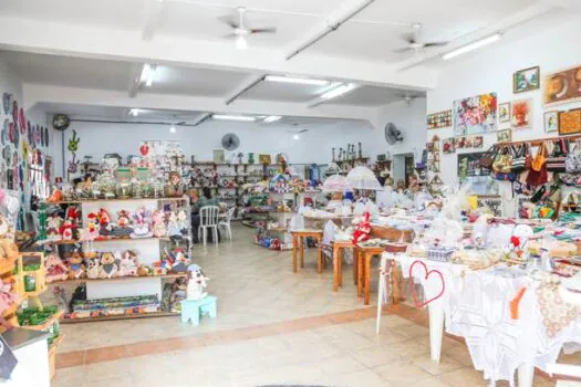 Casa do Artesão terá roda de samba e sorteios de brindes para Dia das Mães