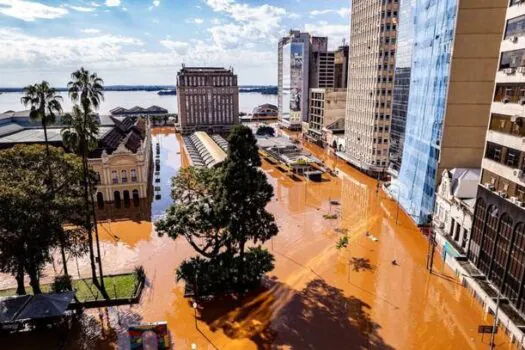 Com enchentes no Sul do Brasil, presidente Lula alerta para a crise climática