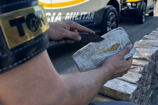 PM Rodoviária prende homem com 445 kg de cocaína e pasta base em Araçariguama