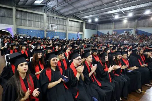 Florestan Fernandes realiza formatura do primeiro ciclo de cursos do ano