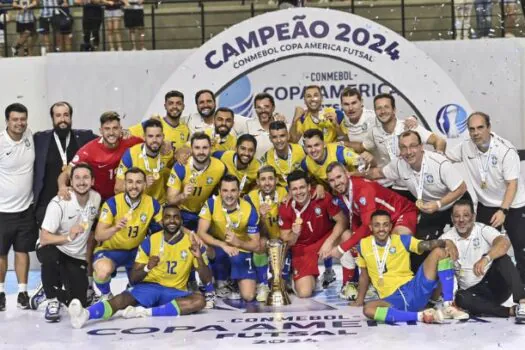 Brasil lidera primeiro ranking de futsal da Fifa no masculino e no feminino