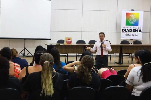 Diadema potencializa gestão democrática de escolas com formação de conselheiros