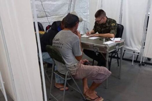 Hospital de Campanha começa a atender população afetada pelas enchentes no Rio Grande do Sul