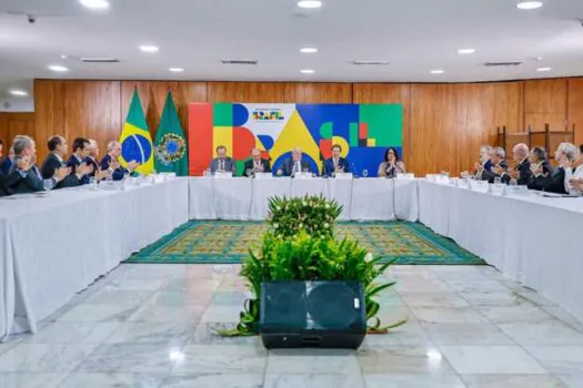 Indústria siderúrgica anuncia investimento de R$ 100 bilhões no Brasil até 2028