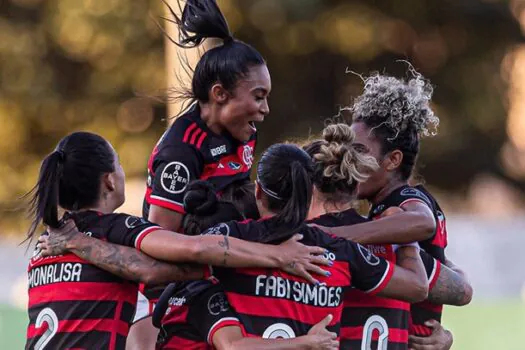 Flamengo vence Fluminense por 3 a 1 no Brasileiro Feminino