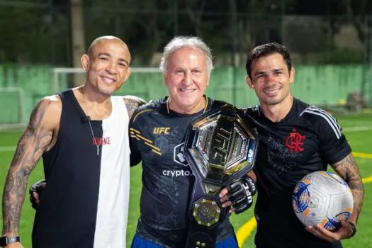 José Aldo e Alexandre Pantoja visitam Zico antes do UFC 301, no Rio