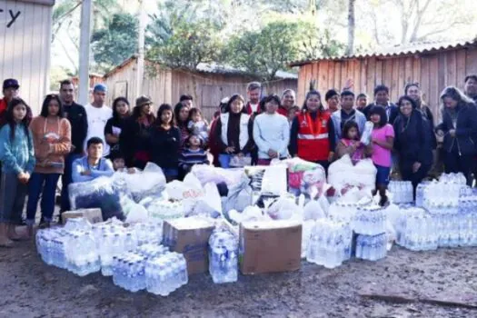 Terra, água e ar: a logística para levar assistência e medicamentos para aldeias no RS