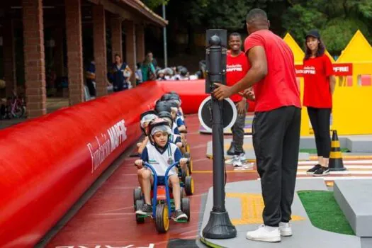 Programa “Na Pista Certa” promove educação sobre segurança viária no CEU Quinta do Sol