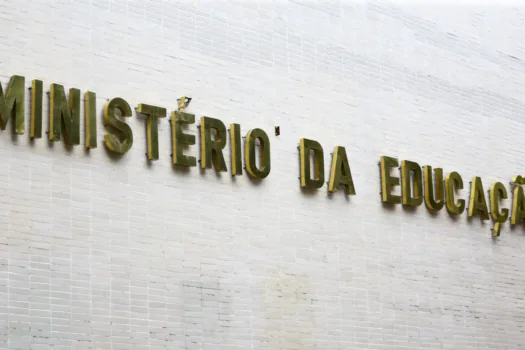 MEC ofertará 80.040 bolsas a estudantes de cursos de licenciatura