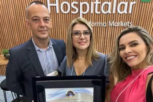 Hospitais Nardini e Mário Covas recebem selo do ‘Programa Farol’ na Hospitalar 2024