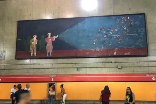 Obras expostas no Metrô de São Paulo são restauradas