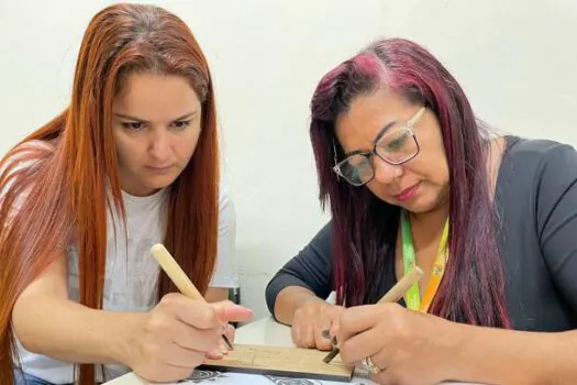 Com oficina de xilogravura, educadores de Ribeirão Pires fazem imersão na vida de Ariano Suassuna