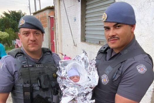 Policiais Militares fazem parto dentro de casa de grávida em São Paulo