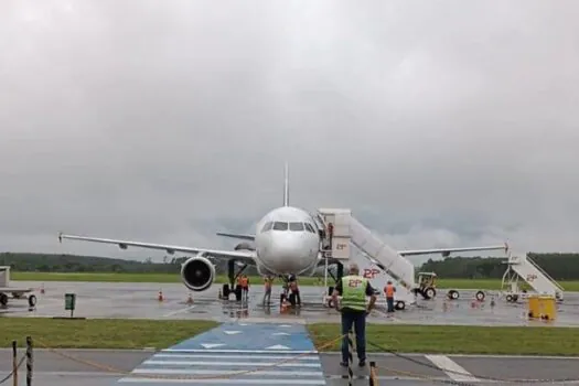 Alagamento em pista do aeroporto de Canoas não atrapalha voos