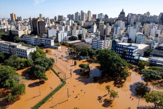 Com volta da chuva, aulas são suspensas em Porto Alegre