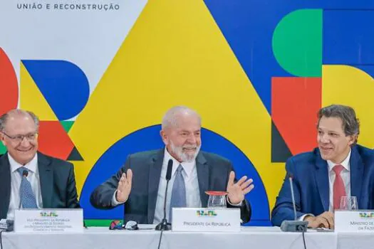 Lula se reúne com Haddad e outros ministros