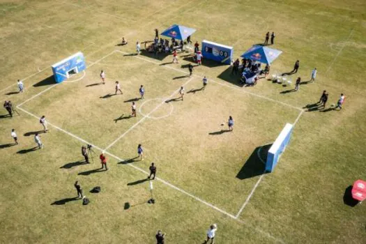 Agência oito™ é a responsável pelo torneio Red Bull Quatro em Quadra