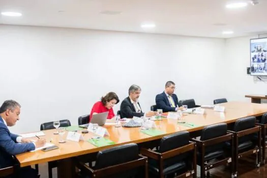 Ministro da Casa Civil se reúne com prefeitos do Rio Grande do Sul para tratar de moradias