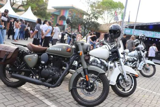 Rock This Town 2024 revive os anos 50 com motos, gastronomia temática e atmosfera da época