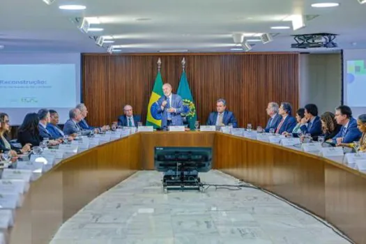 “É um compromisso nosso deixar o Rio Grande do Sul como era antes da chuva”, diz Lula em reunião ministerial