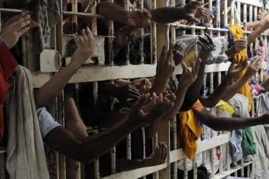 Mais de 30 mil detentos são liberados para a saída temporária de Natal em SP