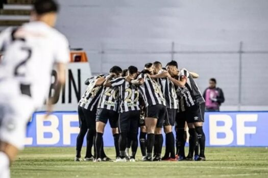 Santos vence a Ponte Preta e reassume a liderança da Série B