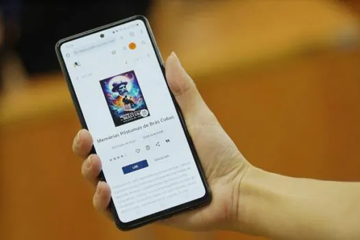 Viralizou no TikTok: Livro brasileiro sucesso nas redes está disponível gratuitamente para alunos da rede estadual de SP