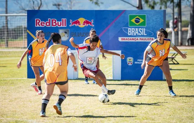 Red Bull Quatro em Quadra