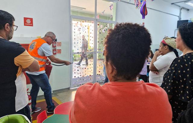 treinamento-bombeiros-escola