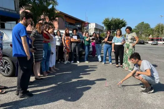 Com atividades ao ar livre, professores da rede municipal participam de formação da UFABC