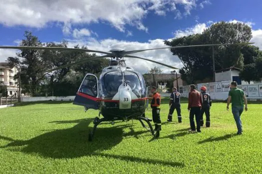 UTI aeromóvel da PM de SP socorre idosa em estado grave no RS