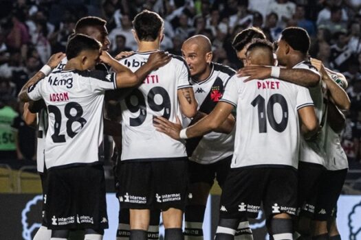 Vasco vence o Internacional na volta ao Beira-Rio e se afasta do Z4