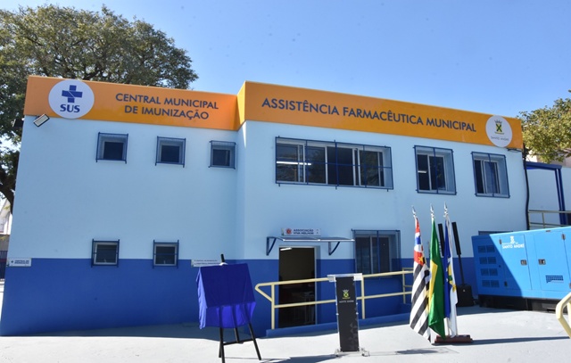Santo André entrega centrais de imunização e da assistência farmacêutica
