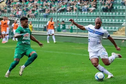 Paysandu vira sobre a Chapecoense na Arena Condá e se afasta da zona de rebaixamento da Série B