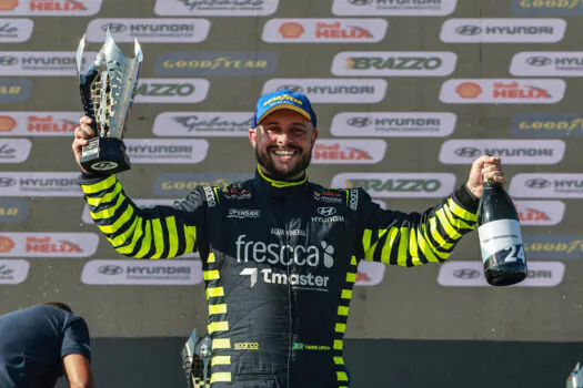 Em meio a estrelas, Thiago Lopes estreia na Nascar Brasil