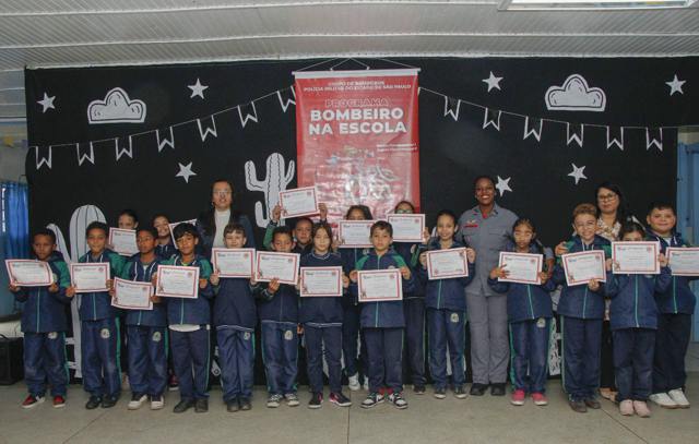 bombeiros-na-escola