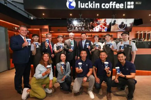 Vice-presidente assina acordos para promoção do café brasileiro na maior rede de cafeterias da China