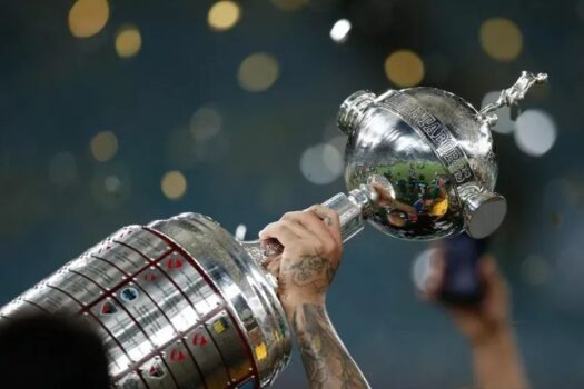 Conmebol define árbitros para semifinais da Libertadores e Sul-Americana