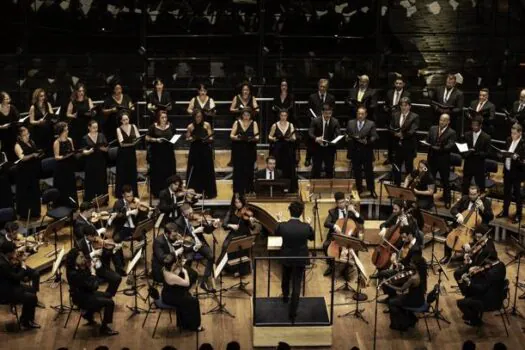 Temporada Osesp no Teatro B32 tem início com pianista Cristian Budu