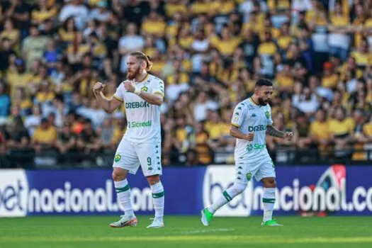 Cuiabá desencanta, faz 5 a 2 no Criciúma e vence a primeira no Brasileirão