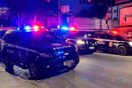 Polícia fecha ‘feira do rolo’ de celulares furtados no centro de São Paulo