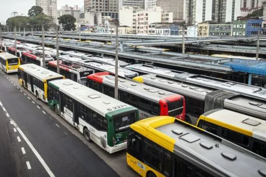 Motoristas de ônibus anunciam greve a partir de quarta-feira (3) em SP