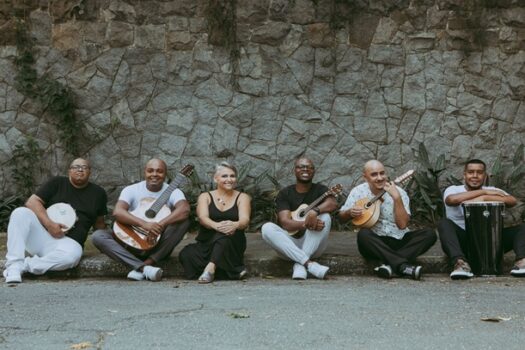 Coisa da Antiga celebra samba paulista e era do rádio com show gratuito no Teatro Cacilda Becker