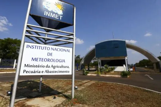 Crise com demissões e redução de horários no Inmet ameaça previsão climática