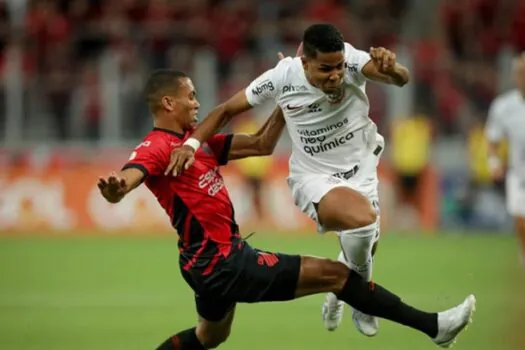 Corinthians é dominado, mas arranca empate no fim com o Athletico-PR