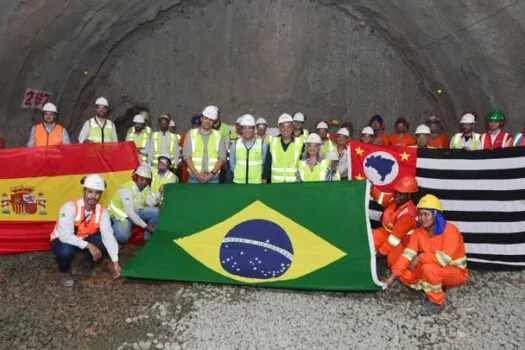 Obra da Linha 6-Laranja de metrô avança com encontro de túneis na região da Brasilândia